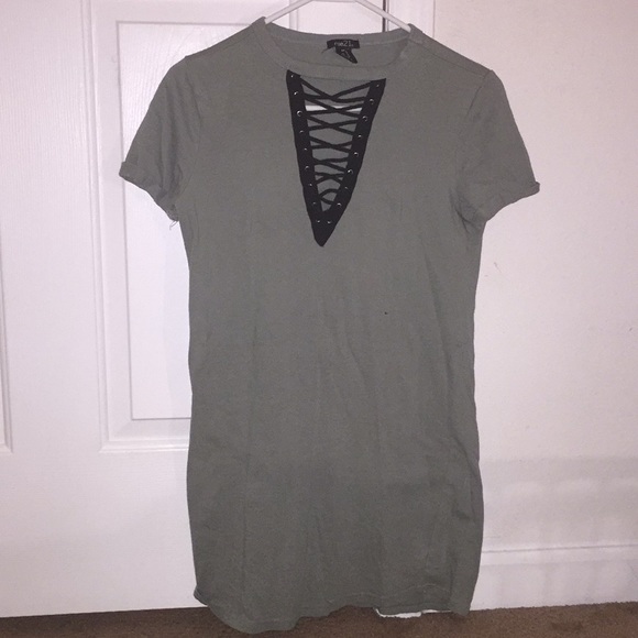 Rue21 Dresses & Skirts - Green dress with cut out in the front.